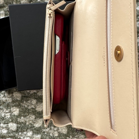 20A Chanel 19 Quilted Lambskin WOC Beige Wallet on Chain BNWT - Picture 14 of 14